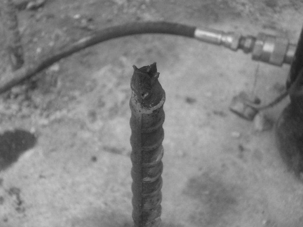 انجام آزمایشات pull out (کاشت شیمیایی میلگرد)