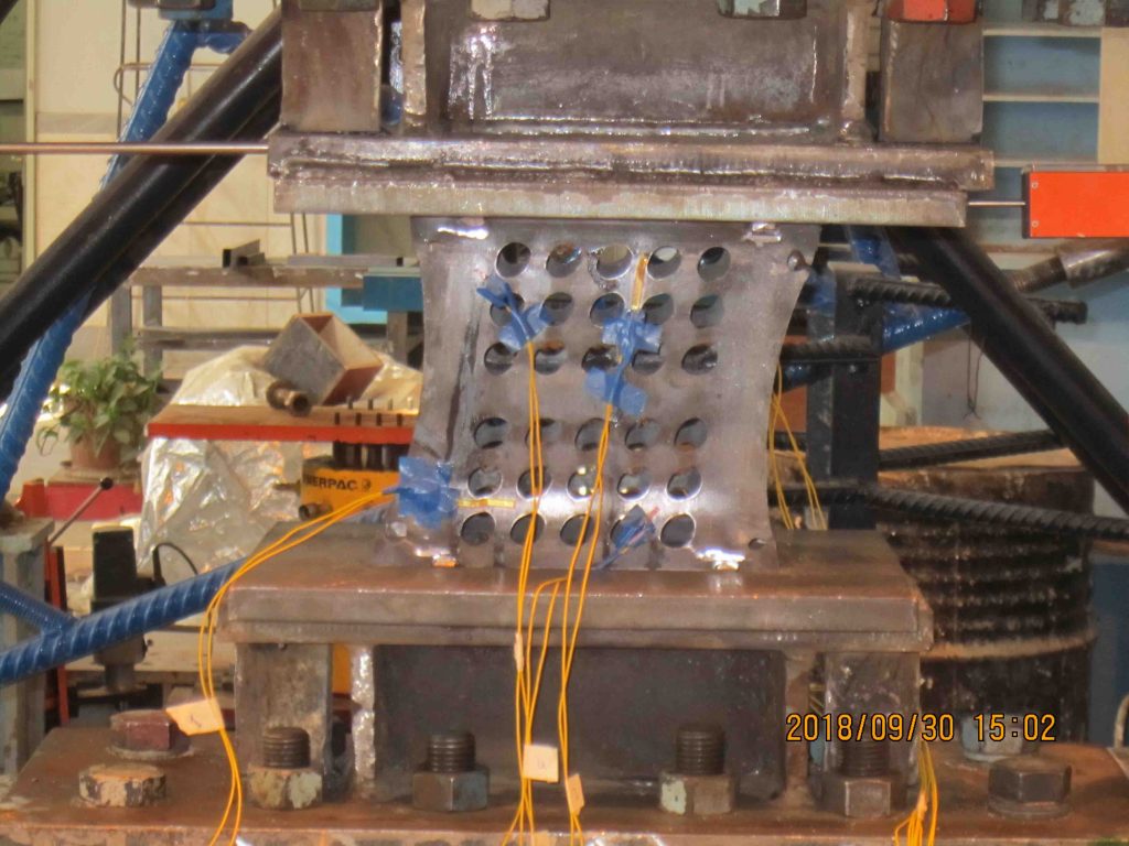 تصاویر آزمایشات میراگر تسلیمی نشاندار